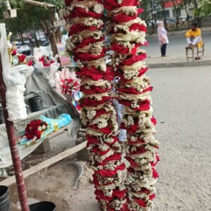 Artisanal Red Rose Petal & WHITE ROSE Layered Imperial Haar WITH STATICE