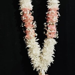 pink & white haar / garland with baby breath