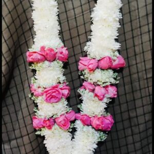 pink and white haar / garland
